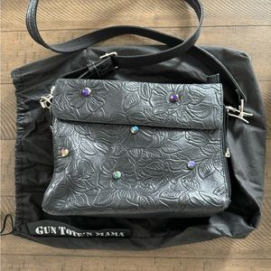 Gun Tote'n Mama Crossbody